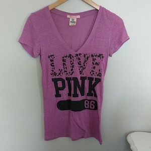 VS pink tshirt